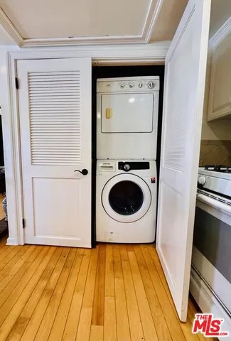 a view of washer and dryer in a utility room