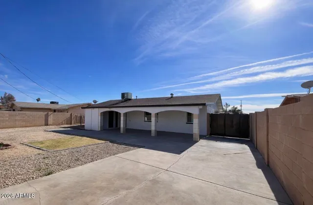 $2,500 | 2022 West Eugie Avenue, Phoenix, AZ 85029