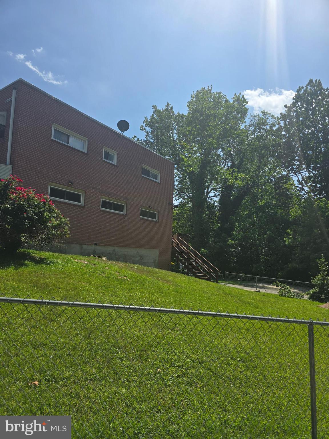 2140 Valleyview Drive Folcroft, PA 19032 - Photo 3 of 16