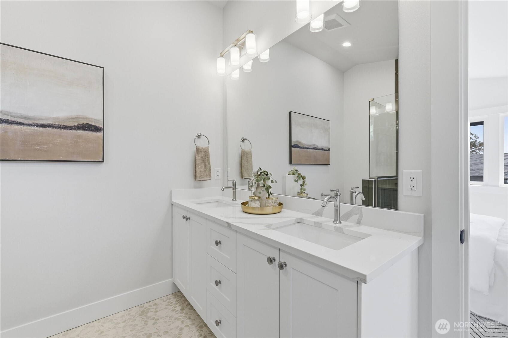 8815 Densmore Avenue North, Unit B Seattle, WA 98103 - Photo 18 of 24 Gallery Image 18