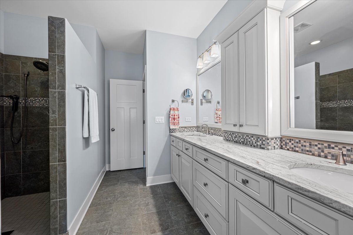 2035 Windham Circle Wheaton, IL 60187 - Photo 18 of 34