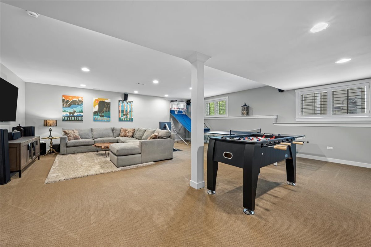 2035 Windham Circle Wheaton, IL 60187 - Photo 27 of 34