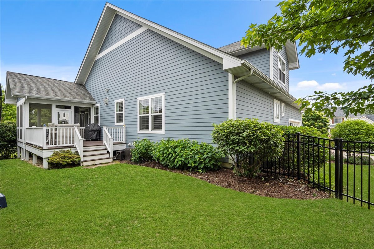 2035 Windham Circle Wheaton, IL 60187 - Photo 33 of 34