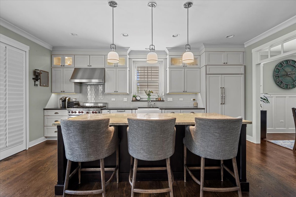 2035 Windham Circle Wheaton, IL 60187 - Photo 9 of 34