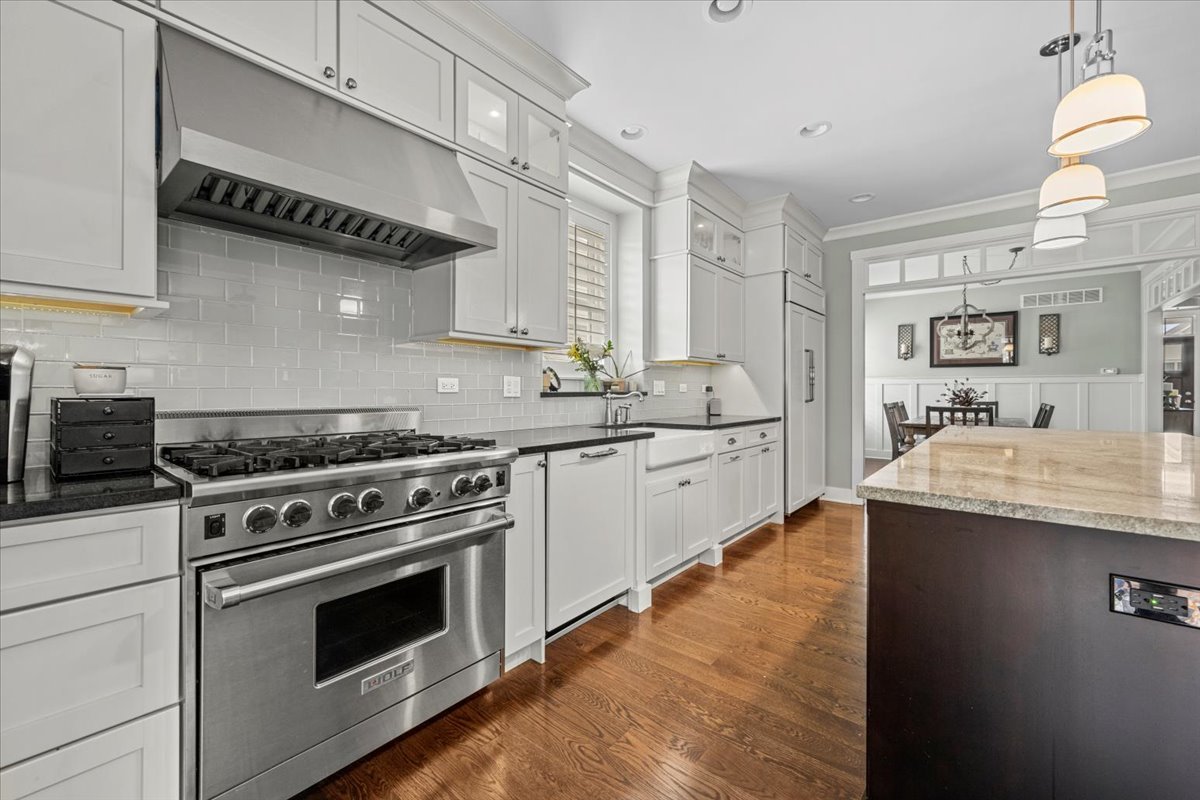 2035 Windham Circle Wheaton, IL 60187 - Photo 10 of 34