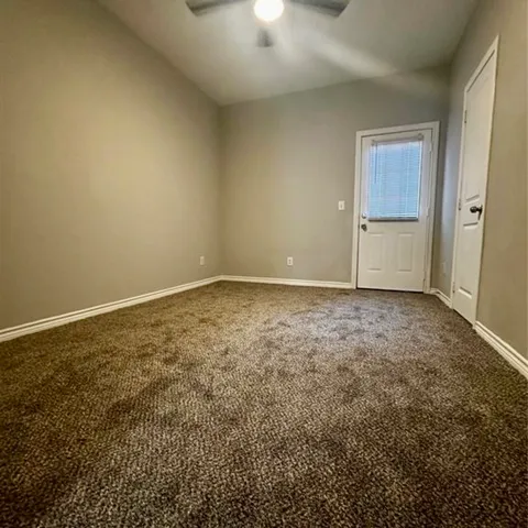 $1,375 | 16918 West Hammon, Montgomery, TX 77316