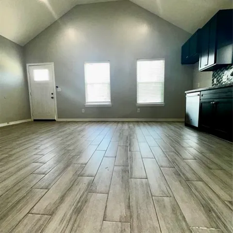 $1,375 | 16918 West Hammon, Montgomery, TX 77316