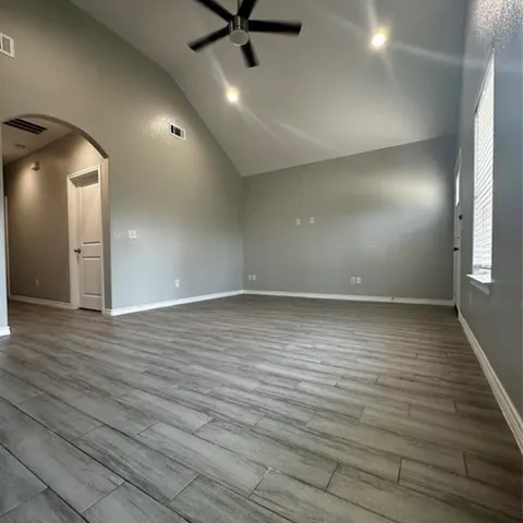 $1,375 | 16918 West Hammon, Montgomery, TX 77316