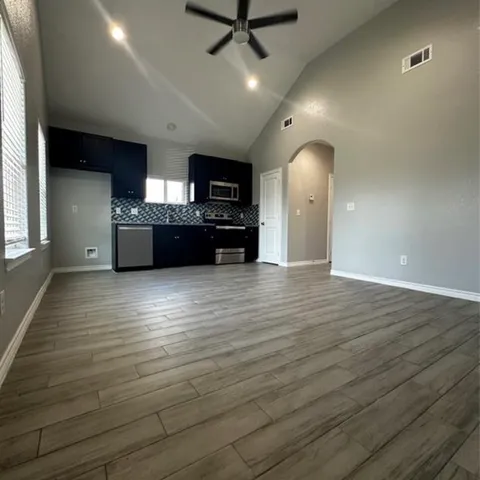 $1,375 | 16918 West Hammon, Montgomery, TX 77316