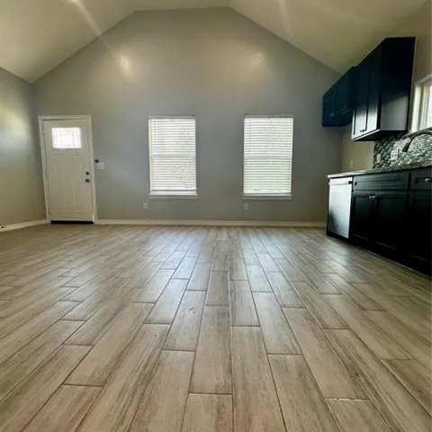 $1,375 | 16918 West Hammon, Montgomery, TX 77316