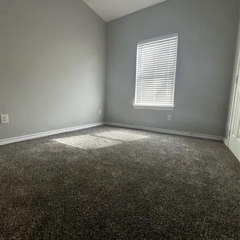 $1,375 | 16918 West Hammon, Montgomery, TX 77316