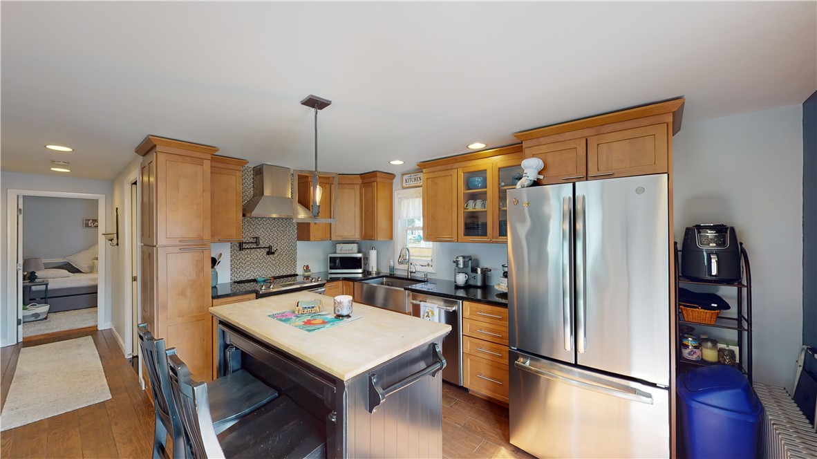 6 Regis Street Coventry, RI 02816 - Photo 8 of 33