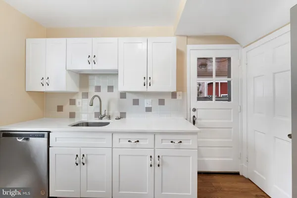 $3,400 | 4763 1st Street North, Arlington, VA 22203