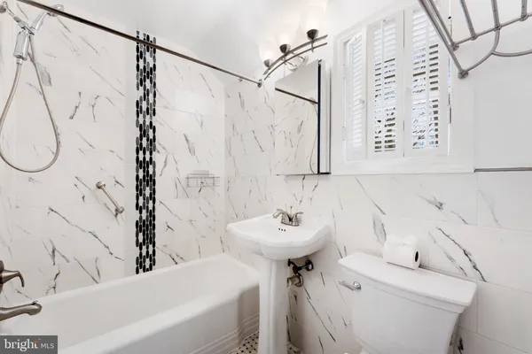 $3,400 | 4763 1st Street North, Arlington, VA 22203