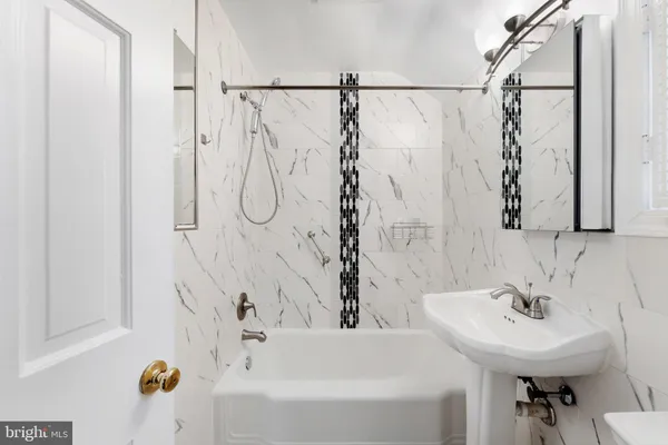 $3,400 | 4763 1st Street North, Arlington, VA 22203