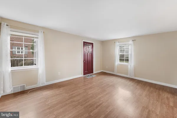 $3,400 | 4763 1st Street North, Arlington, VA 22203