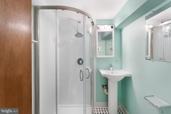 $3,400 | 4763 1st Street North, Arlington, VA 22203