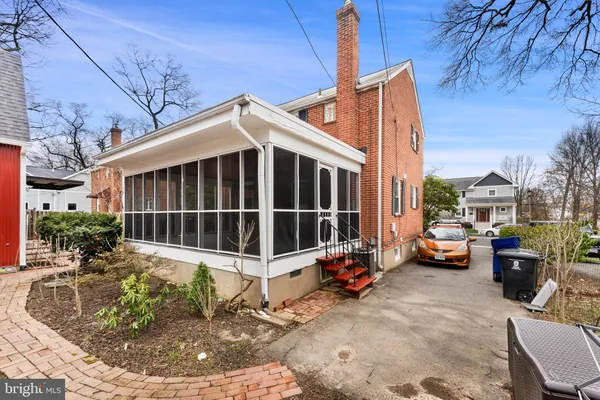 $3,400 | 4763 1st Street North, Arlington, VA 22203