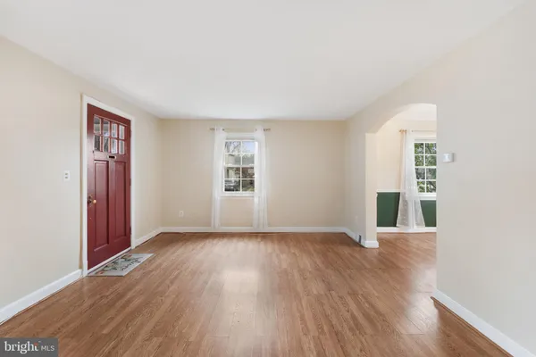 $3,400 | 4763 1st Street North, Arlington, VA 22203