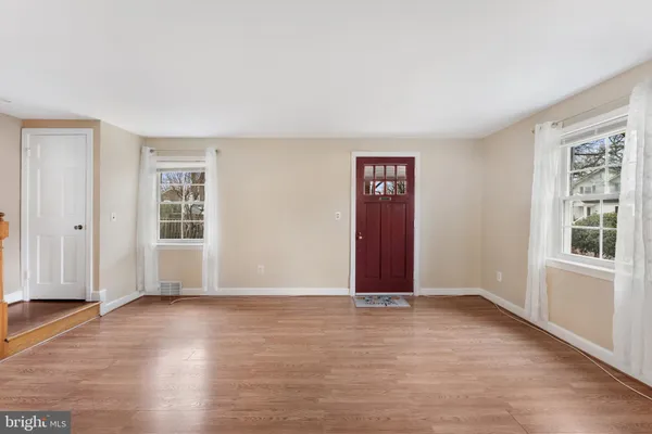 $3,400 | 4763 1st Street North, Arlington, VA 22203