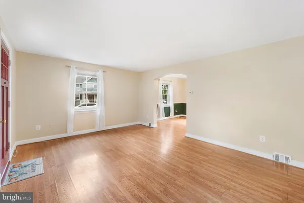 $3,400 | 4763 1st Street North, Arlington, VA 22203