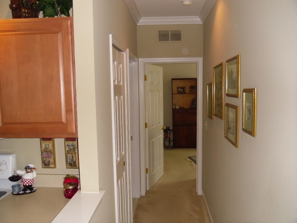 1841 Flagstone Circle Rochester, MI 48307 - Photo 13 of 28 31206071-12.JPG