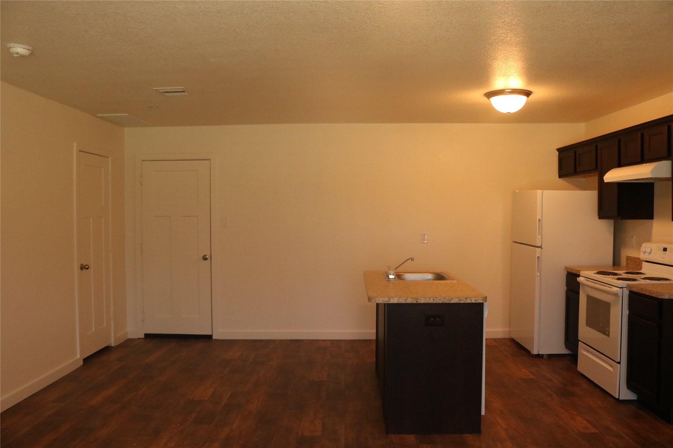 10535 Mills Road, Unit 3A Houston, TX 77070 - Photo 17 of 50 a room with a sink and a mirror