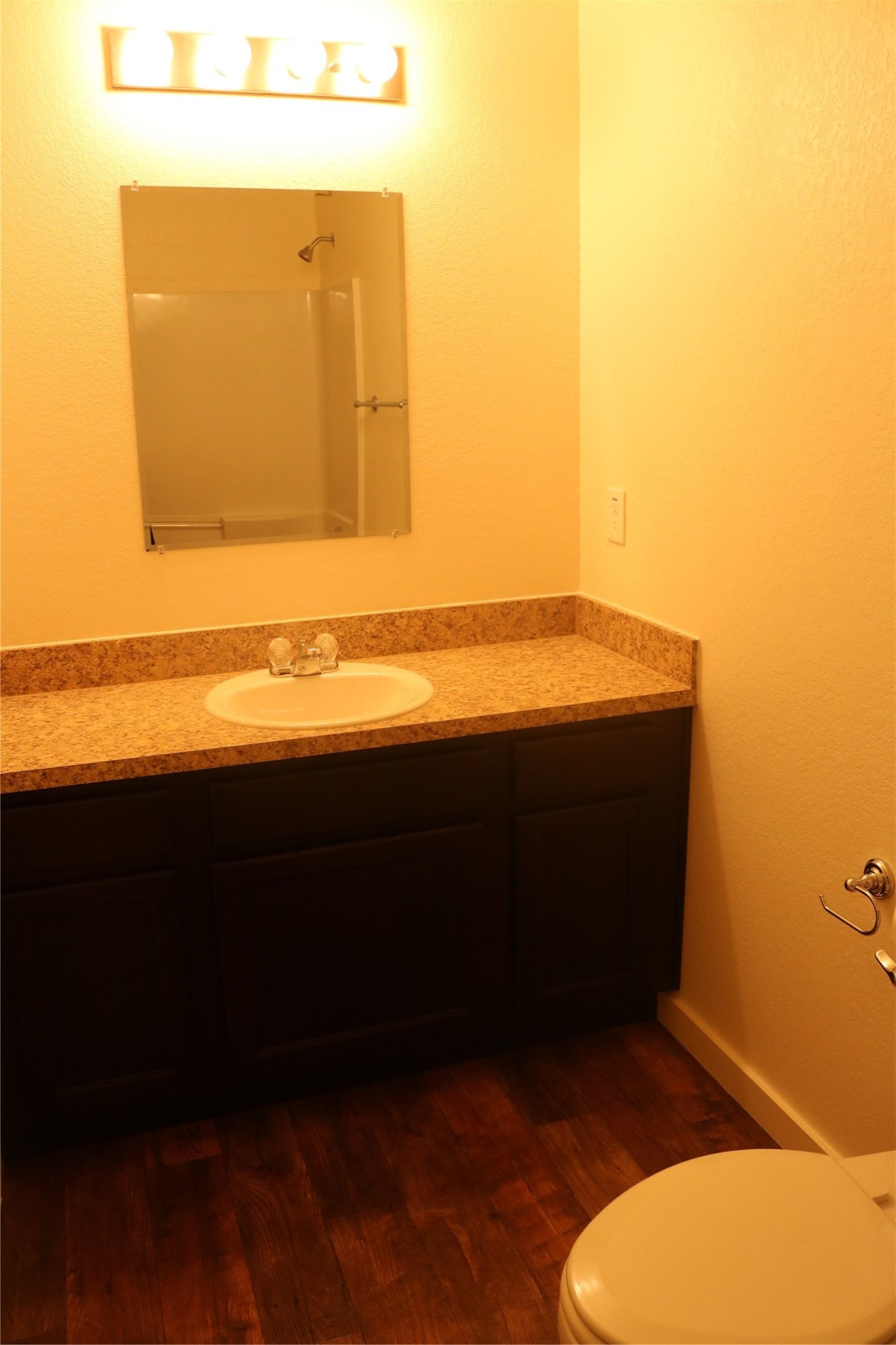10535 Mills Road, Unit 3A Houston, TX 77070 - Photo 31 of 50 a room with a stove