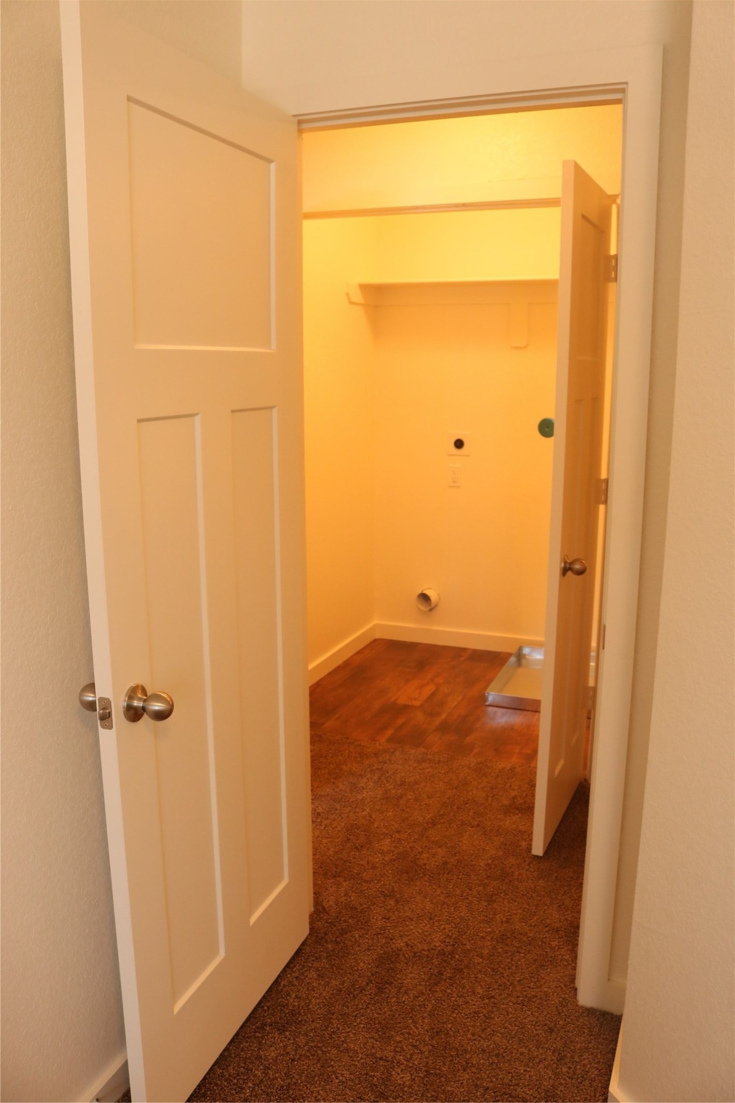 10535 Mills Road, Unit 3A Houston, TX 77070 - Photo 39 of 50 a view of closet