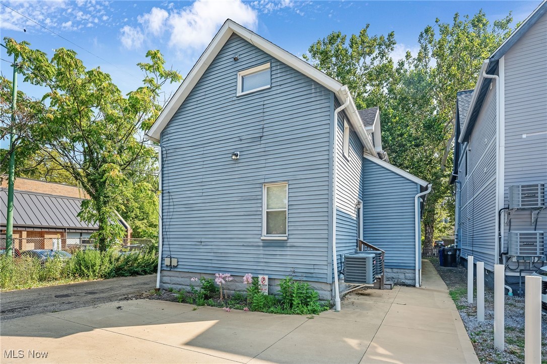 1960 Randall Road Cleveland, OH 44113 - Photo 26 of 27 Gallery Image 26