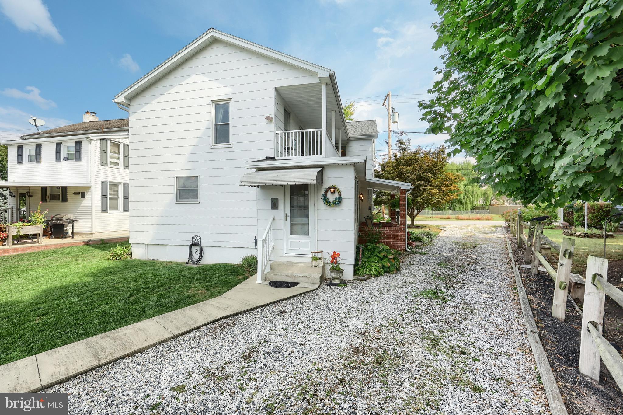 855 Greenbriar Road York, PA 17404 - Photo 3 of 44 Gallery Image 3