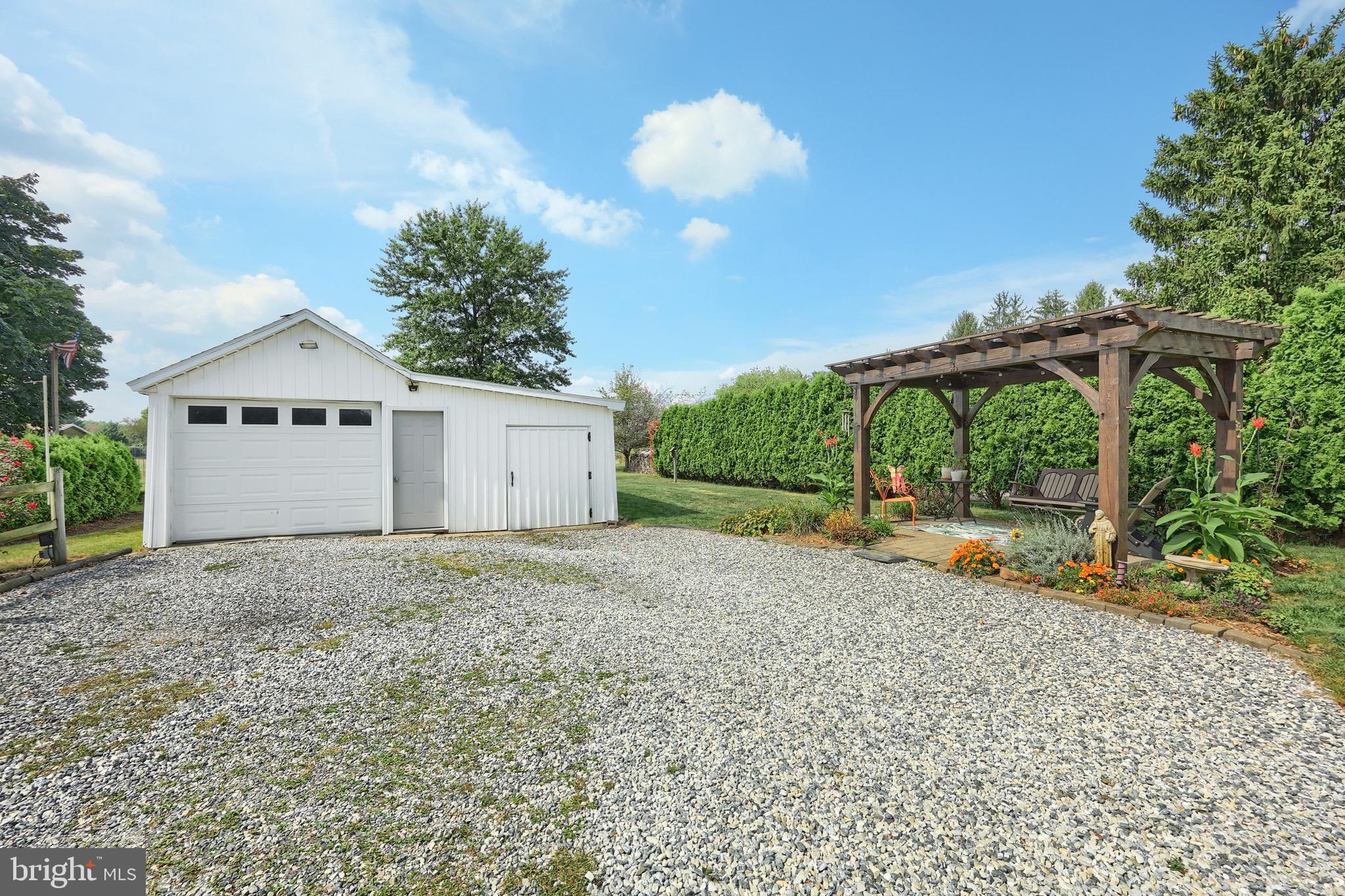 855 Greenbriar Road York, PA 17404 - Photo 38 of 44 Gallery Image 38