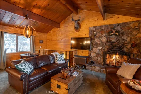 $675,000 | 740 Cove Drive, Big Bear Lake, CA 92315
