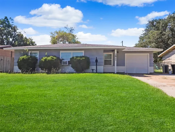 $1,600 | 1411 15th Avenue North, Texas City, TX 77590