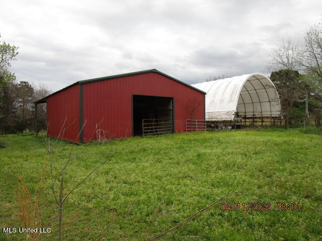 2146 Aiken Road Senatobia, MS 38668 - Photo 30 of 40 IMG_2900