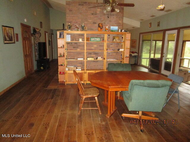 2146 Aiken Road Senatobia, MS 38668 - Photo 9 of 40 IMG_2879