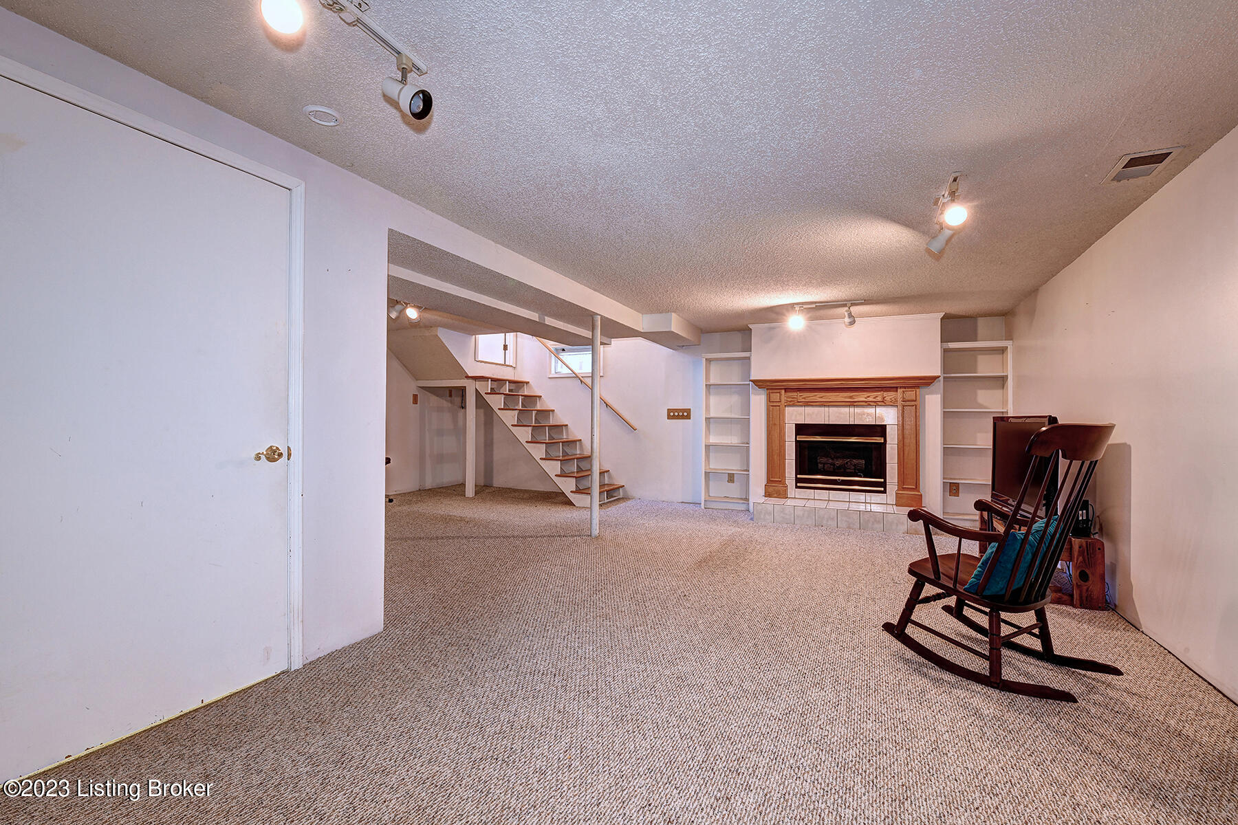 9412 Fairground Road Louisville, KY 40291 - Photo 15 of 21 fairground rd by Craig W Davis 0016