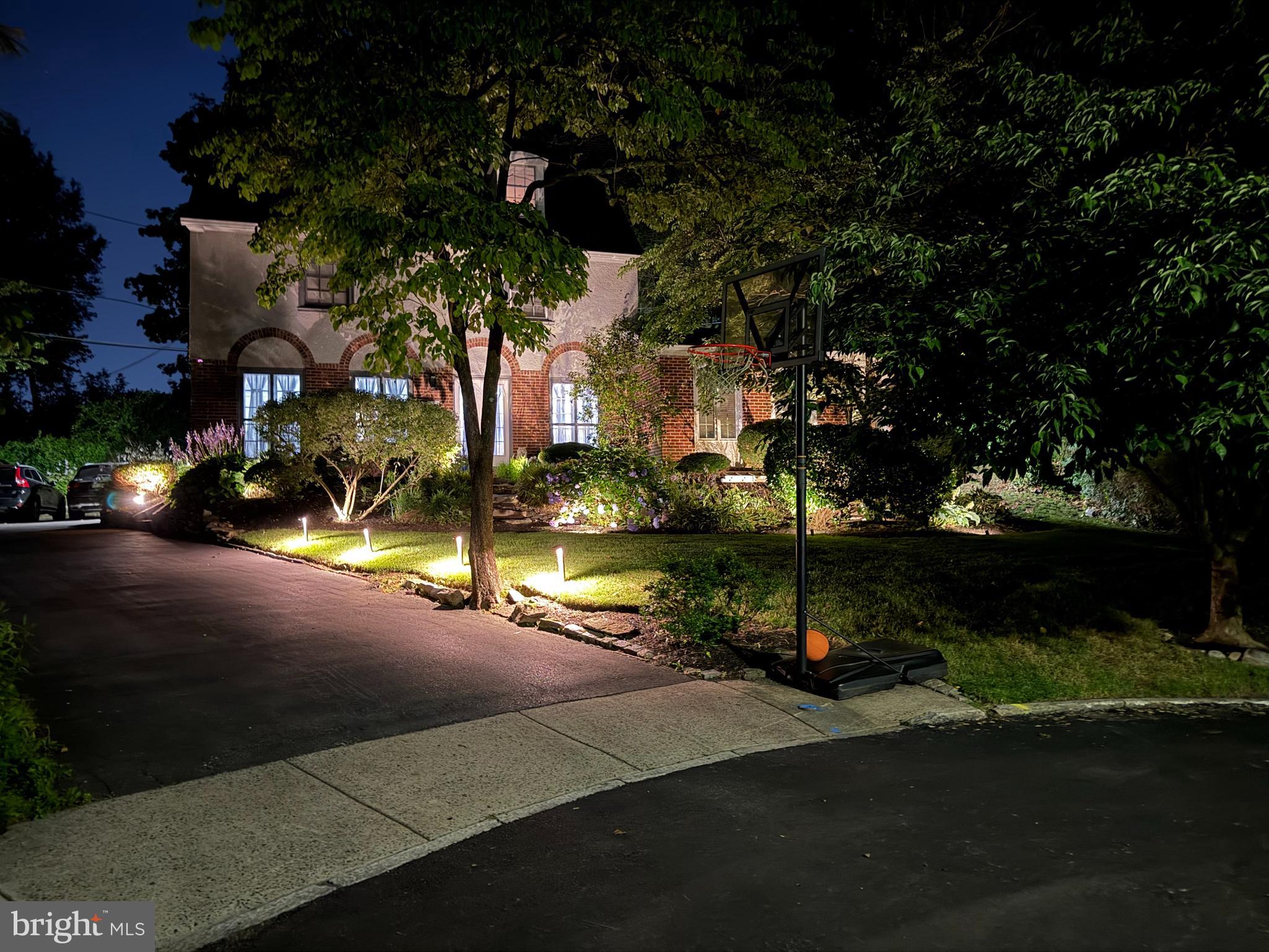 31 Snowden Road Bala Cynwyd, PA 19004 - Photo 36 of 36 Landscape Lighting