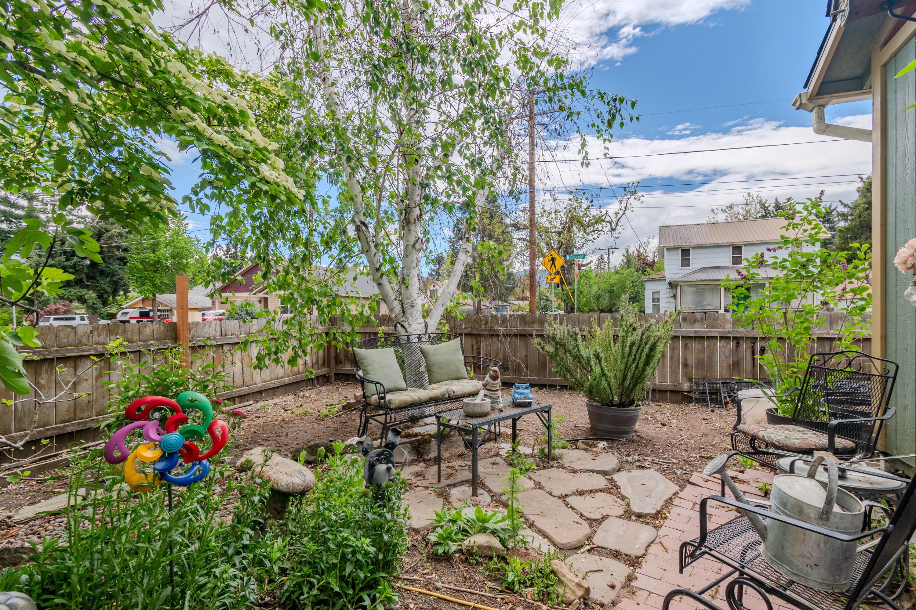 110 West 5th Street Phoenix, OR 97535 - Photo 7 of 25