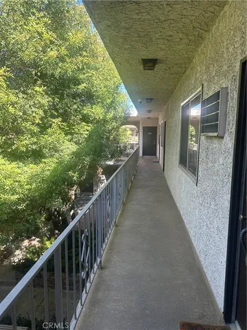 $1,850 | 7055 Etiwanda Avenue, Unit 208, Reseda, CA 91335