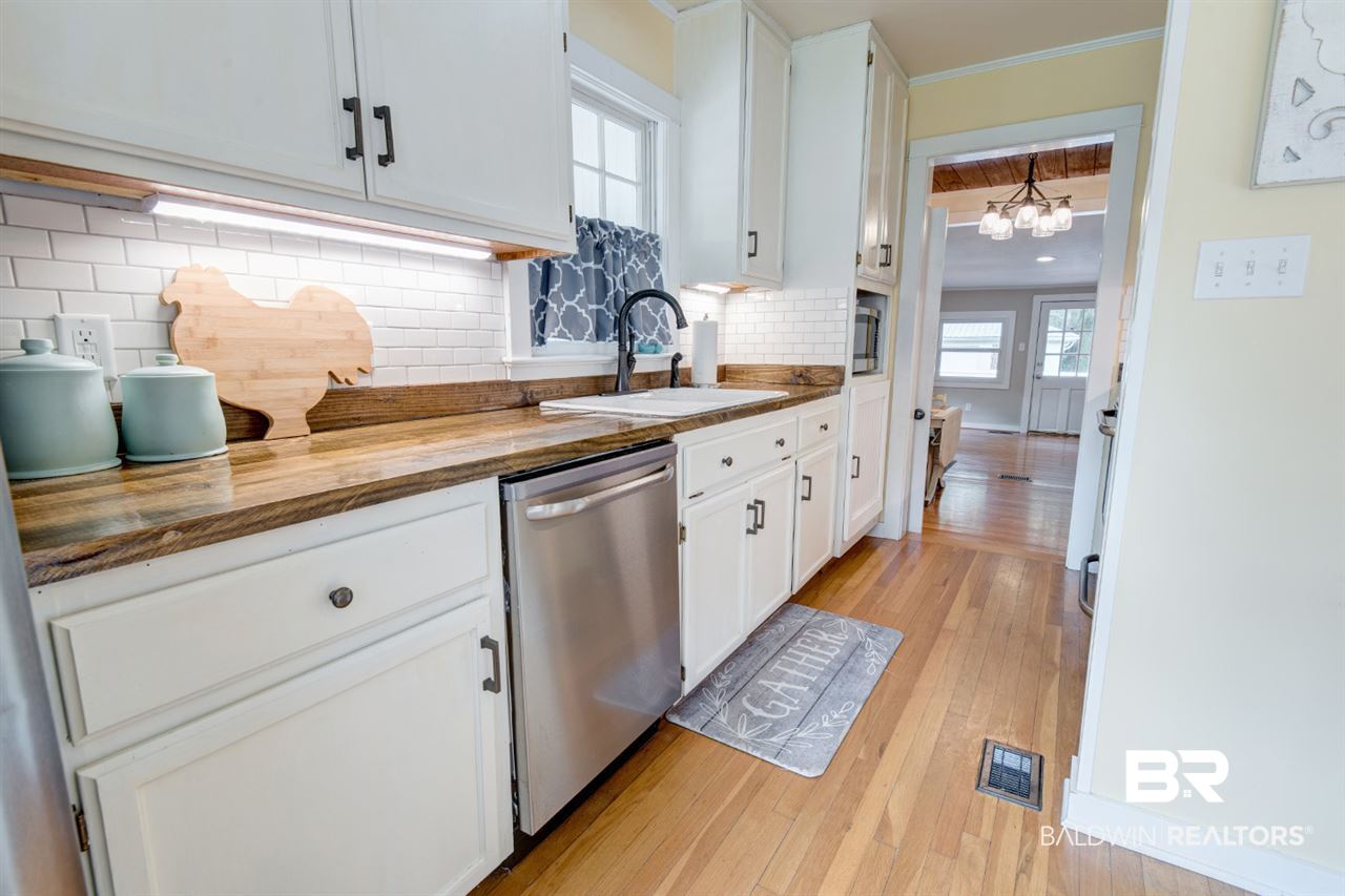 414 South Section Street Fairhope, AL 36532 - Photo 10 of 33
