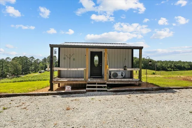 a very nice looking bedroom with a bed