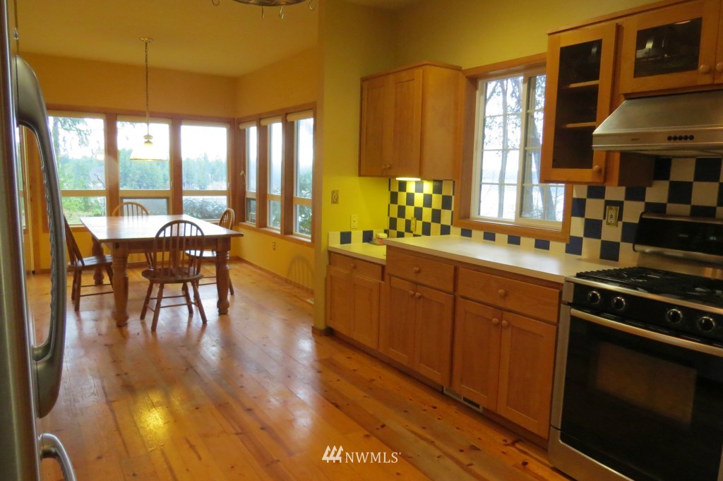115 East Island Crest Road Grapeview, WA 98546 - Photo 5 of 16 Gallery Image 5