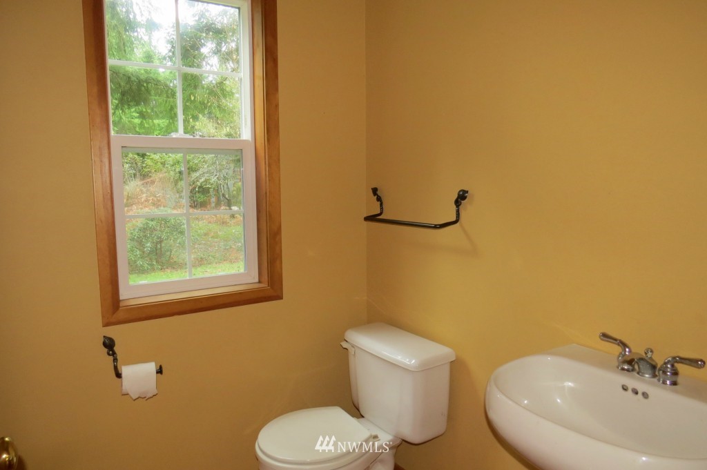 115 East Island Crest Road Grapeview, WA 98546 - Photo 10 of 16 Gallery Image 10