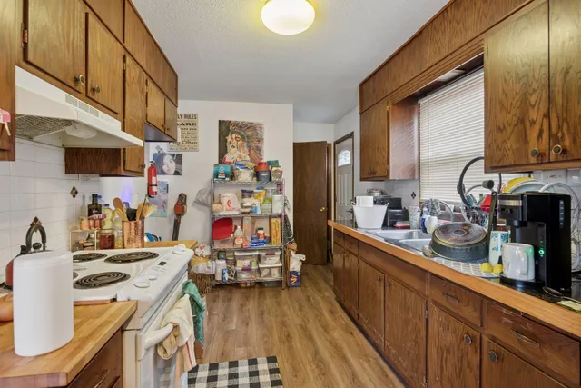 $425,000 | 514-516 Sunnyside Lane, Hopkins, MN 55343