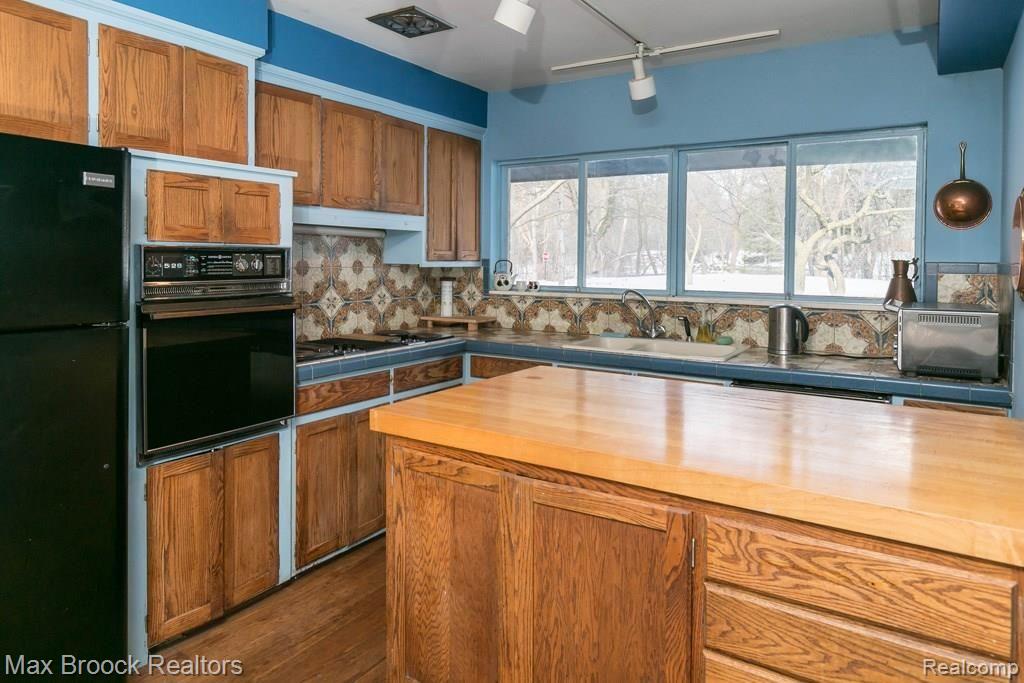 1141 Trowbridge Road Bloomfield Hills, MI 48304 - Photo 24 of 36 1141TrowbridgeRd-13.jpg