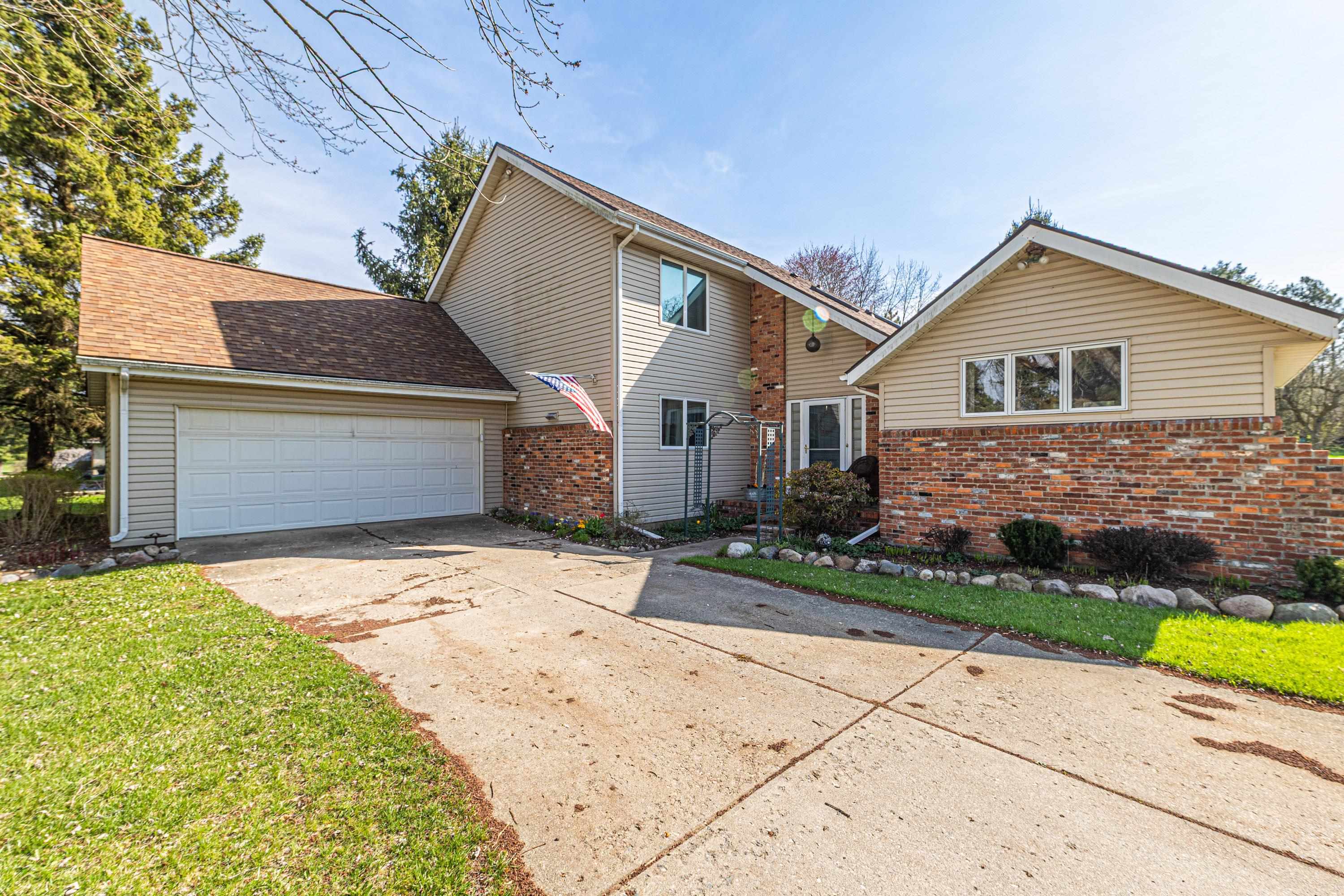 5590 Edgar Road Clarkston, MI 48346 - Photo 1 of 51 50172448-11840e2e-25a5-4572-9926-07391db962b7.JPG
