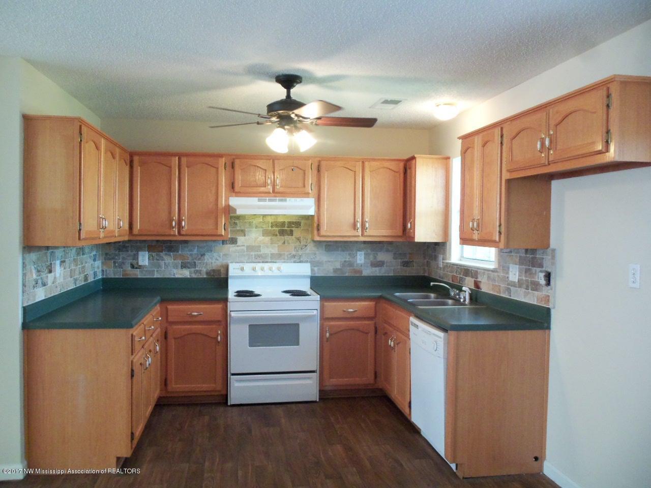 7322 Deerbrook Road Olive Branch, MS 38654 - Photo 12 of 32 12