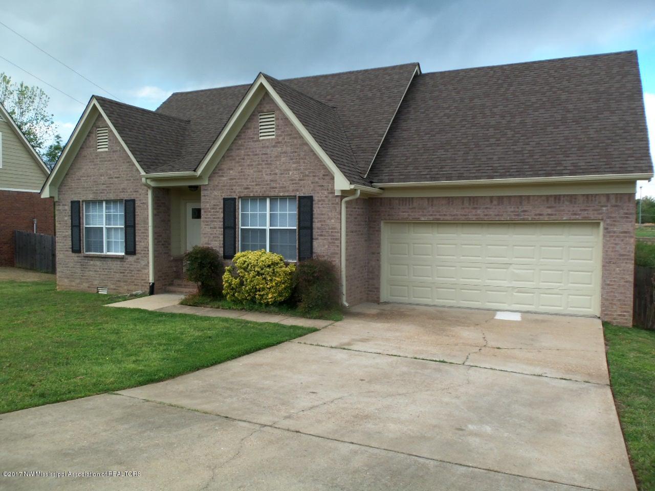7322 Deerbrook Road Olive Branch, MS 38654 - Photo 2 of 32 5