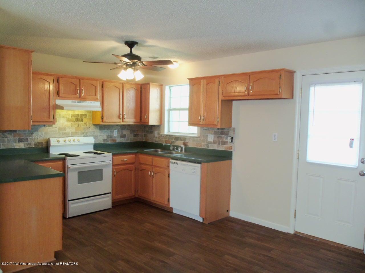 7322 Deerbrook Road Olive Branch, MS 38654 - Photo 10 of 32 11